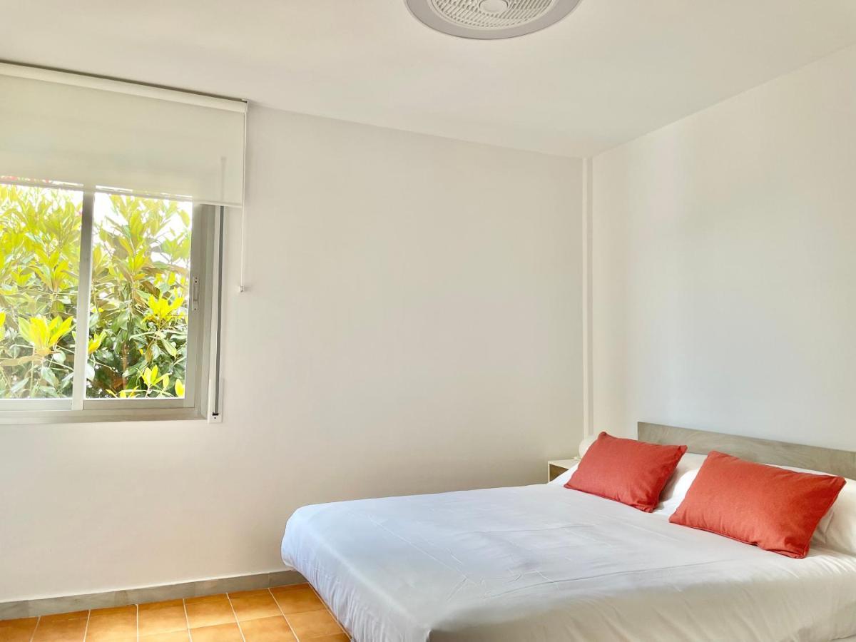 Luminoso Apartamento Frente Al Mar Con Piscina Roses Exterior photo