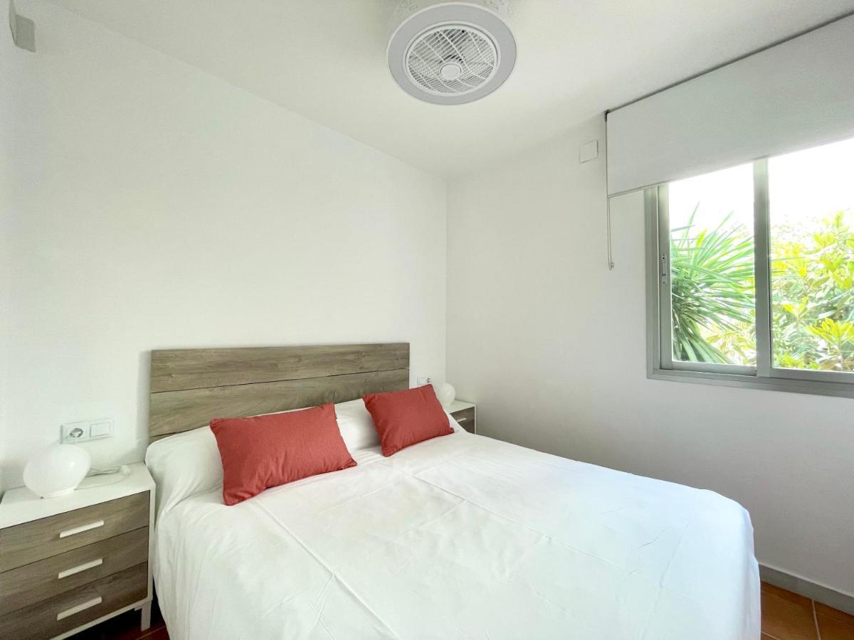 Luminoso Apartamento Frente Al Mar Con Piscina Roses Exterior photo